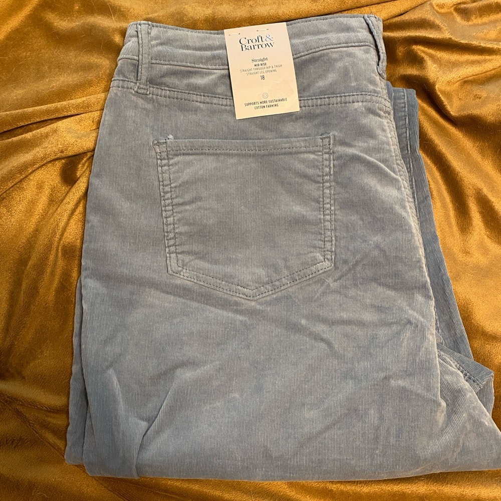 New with tags Croft & Barrow women's light blue corduroy mid-rise pants size 34